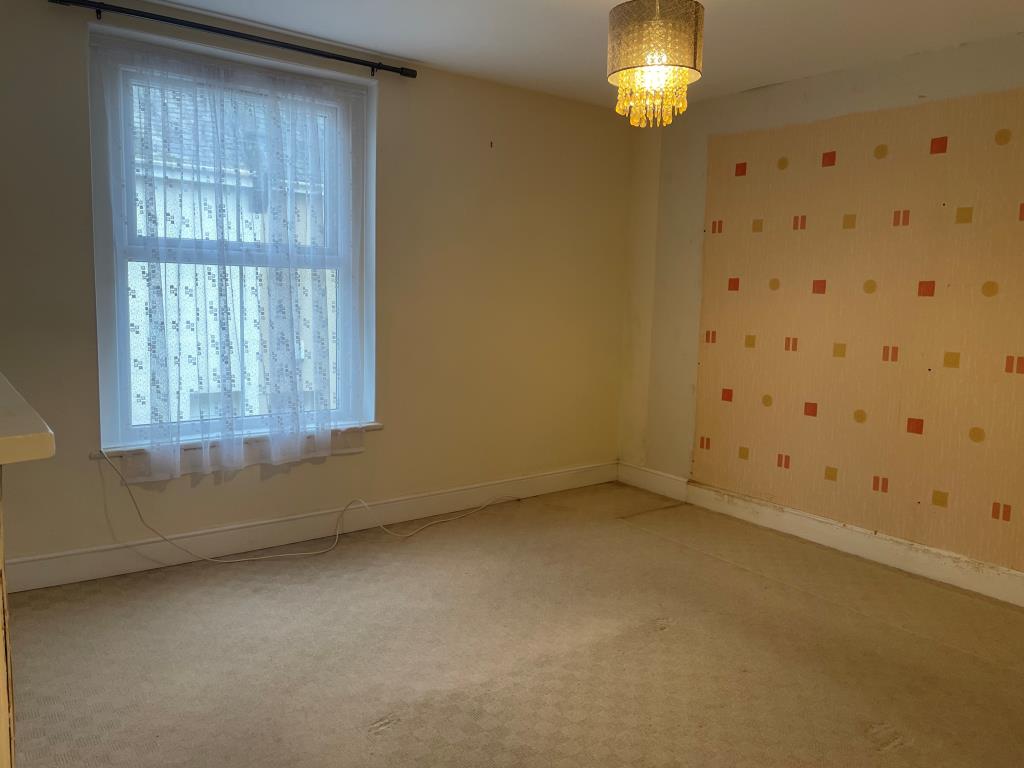 Lot: 66 - TERRACED HOUSE FOR IMPROVEMENT - Bedroom